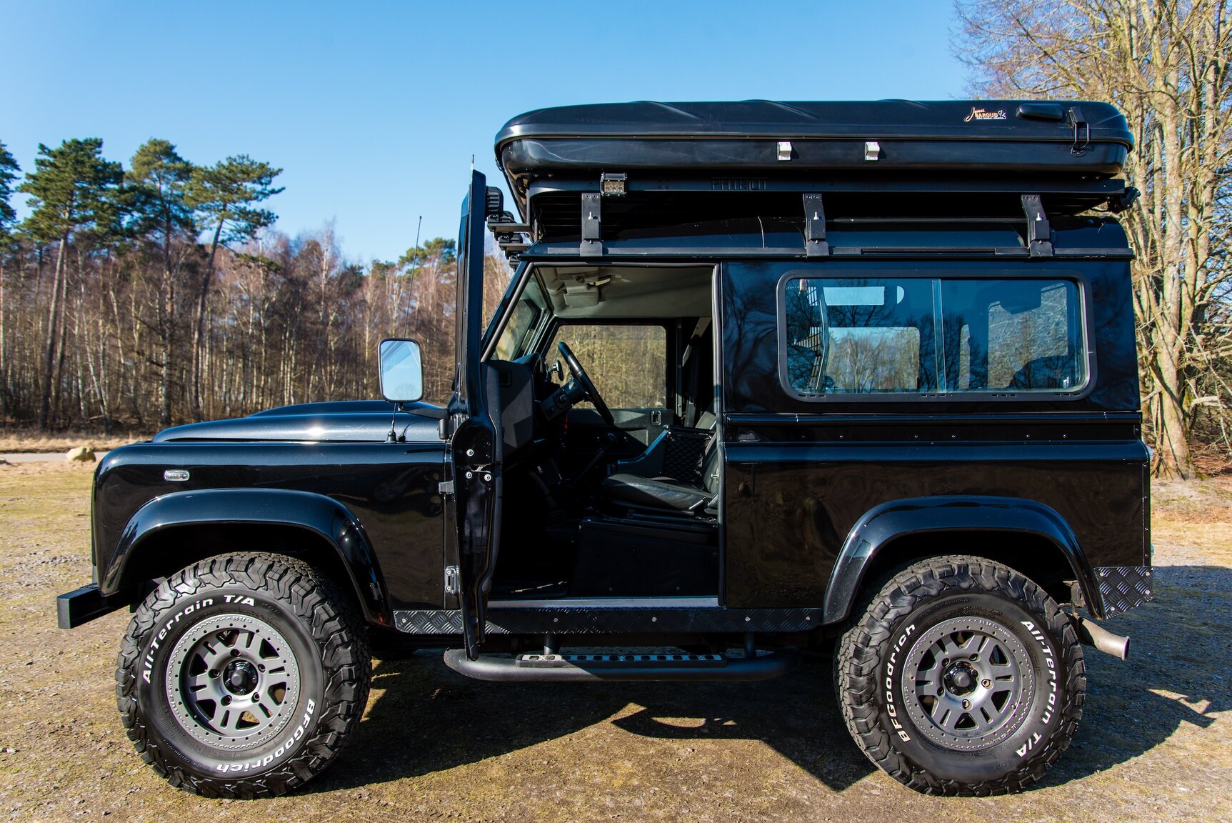 Interiörbild 2009 Land Rover Defender 90 2.4 TD4 4x4