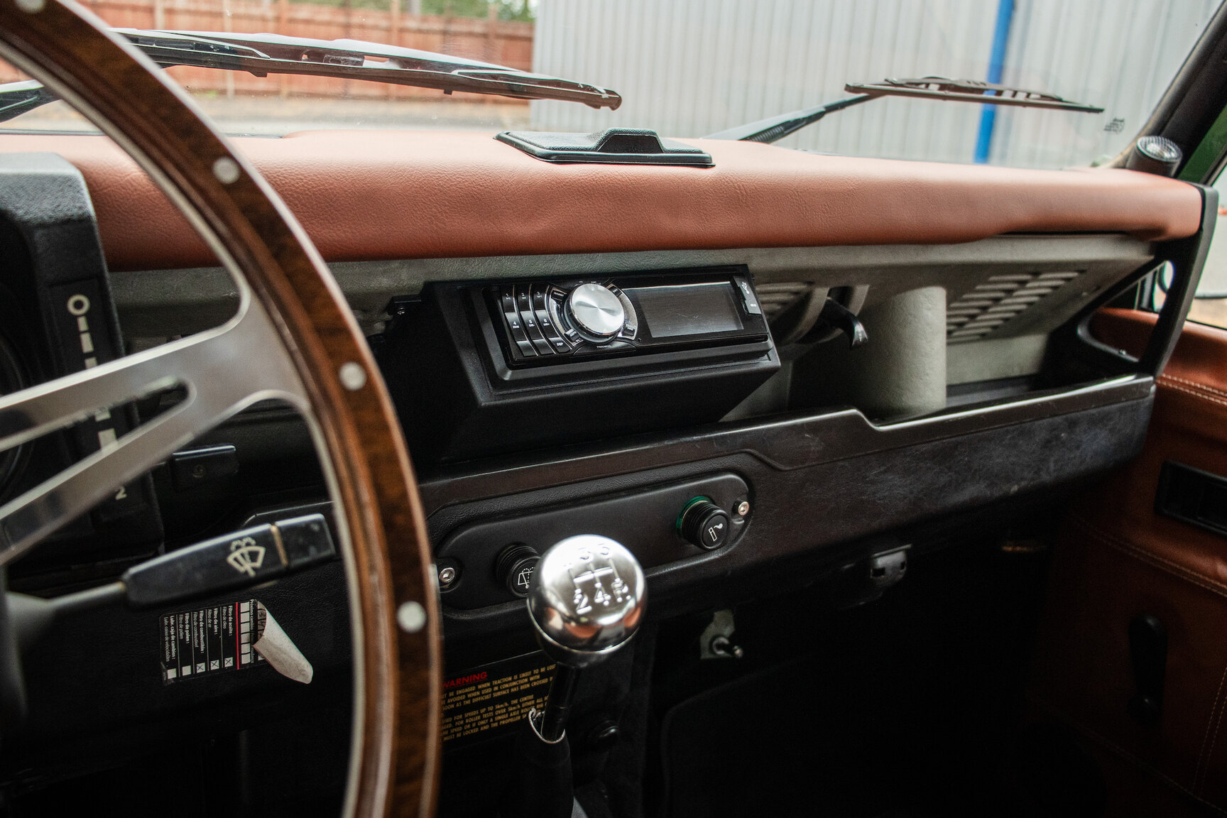 Innenraumfoto von 1996 Land Rover Defender 90 300TDi (14)