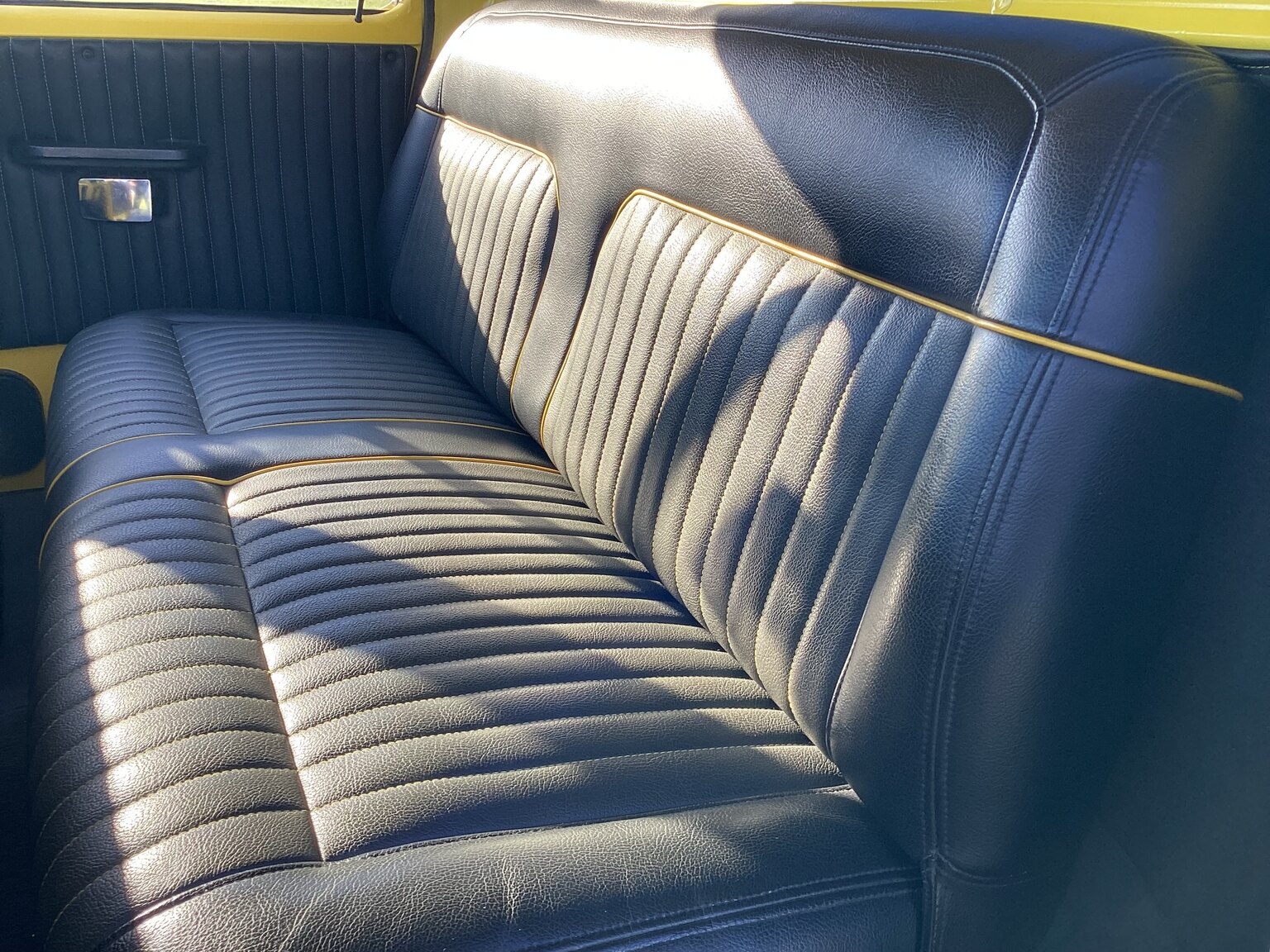 Interior image of 1971 Dodge D100