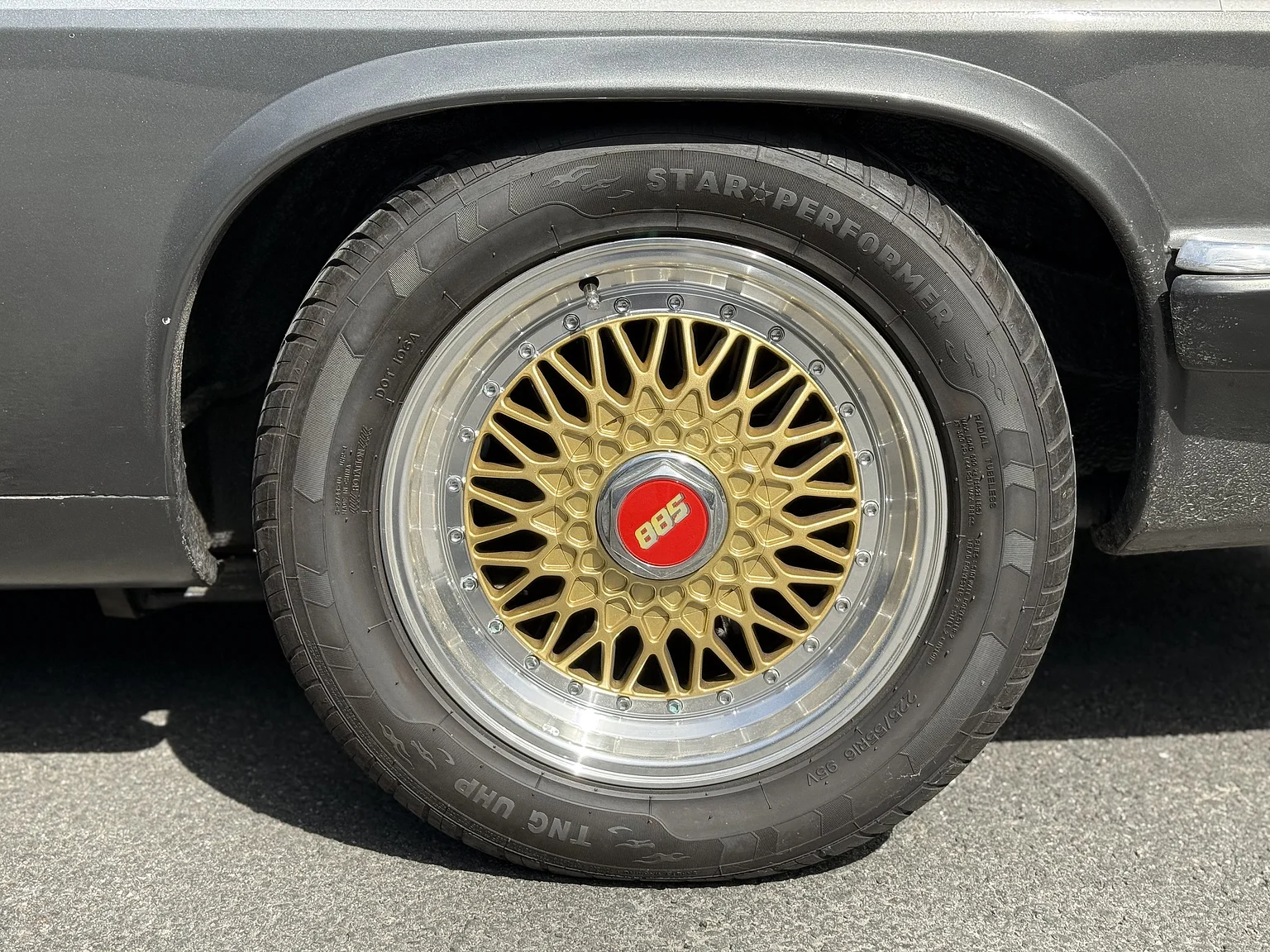 Exterior image of 1985 Jaguar XJS HE (17)