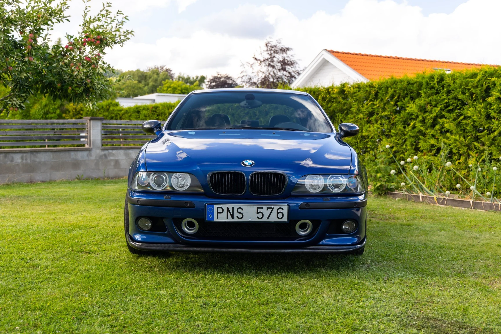 Exteriörbild på 2002 BMW M5 E39 (4)