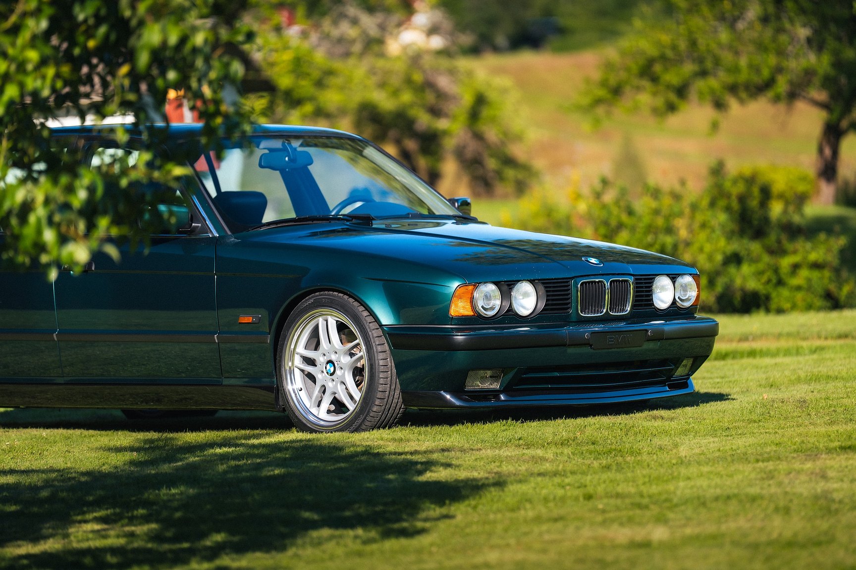 Exterior image of 1993 BMW 525 tds "No Reserve Auction"