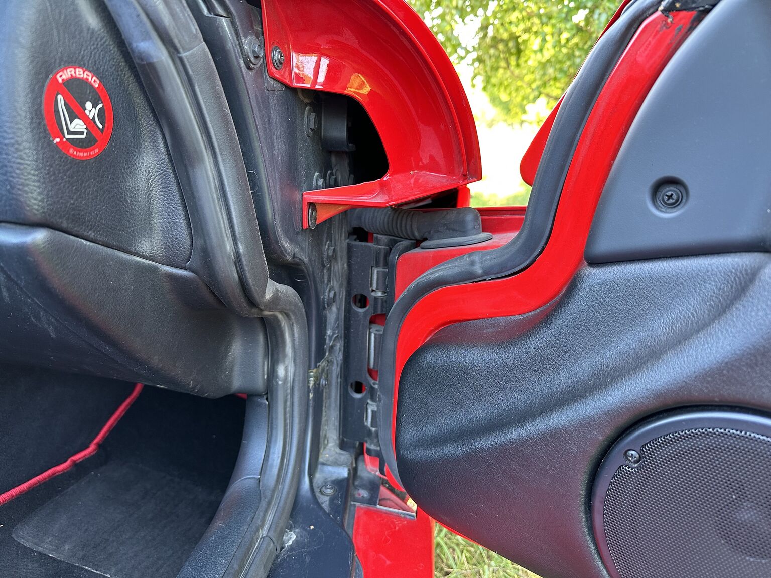 Interior image of 2004 Dodge Viper SRT-10 (24)