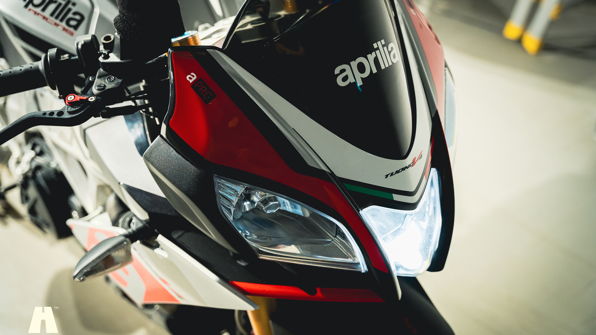 Exterior image of 2016 Aprilia Tuono V4 Factory