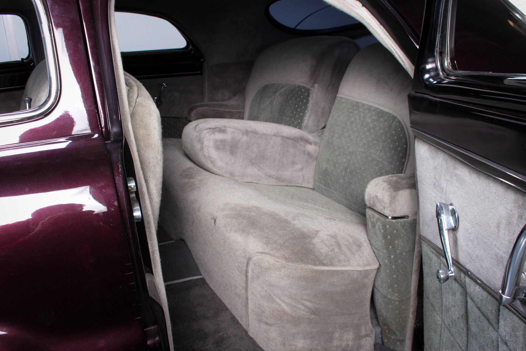 Interior image of 1951 Lincoln Cosmopolitan 