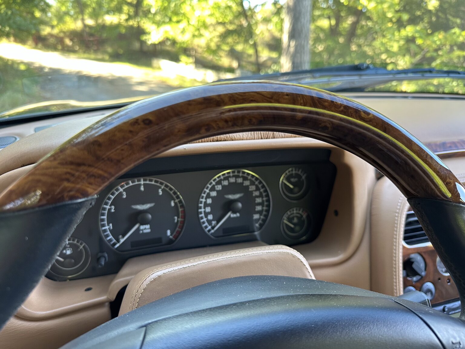 Interior image of 2003 Aston Martin DB7