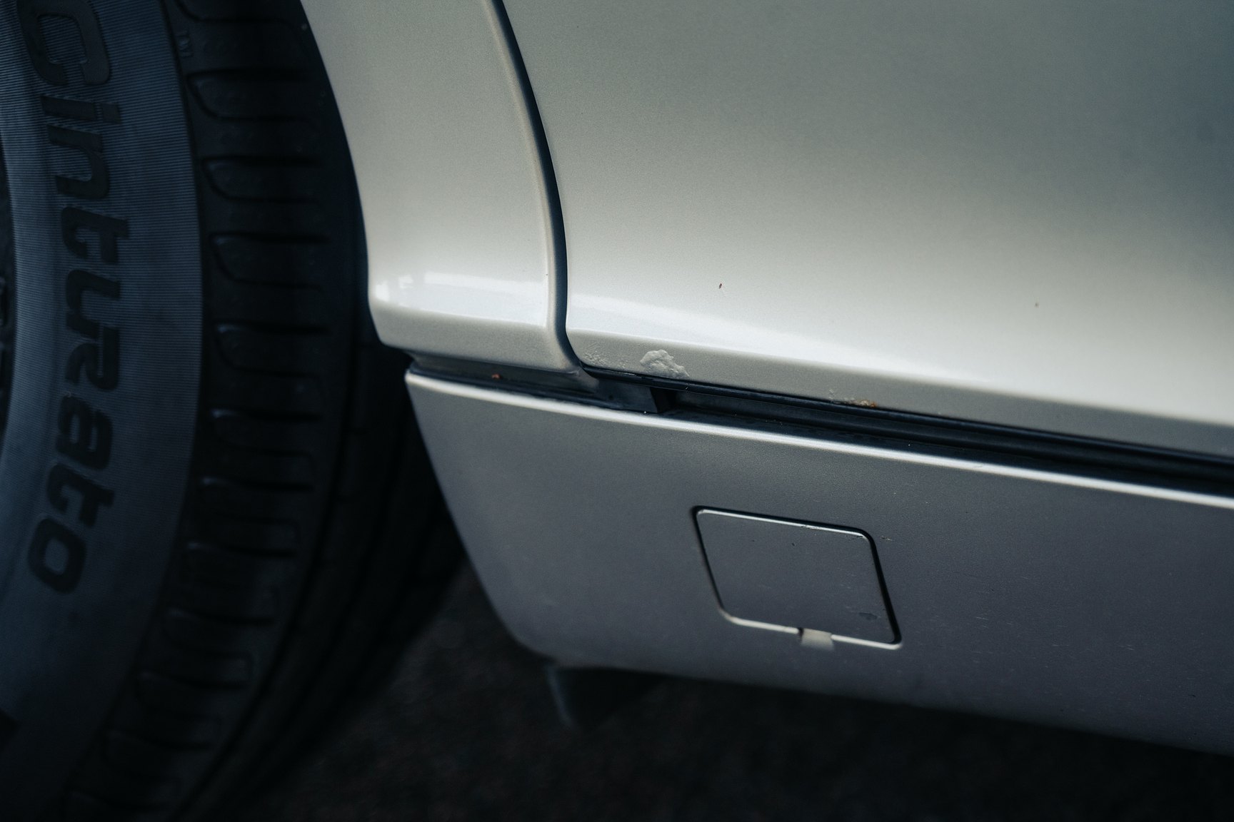 Exterior image of 1999 Mercedes-Benz S 320