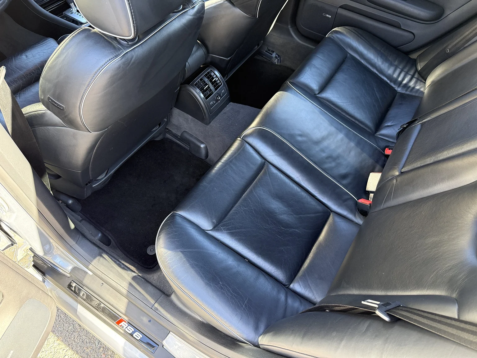 Innenraumfoto von 2002 Audi RS 6 Avant (83)