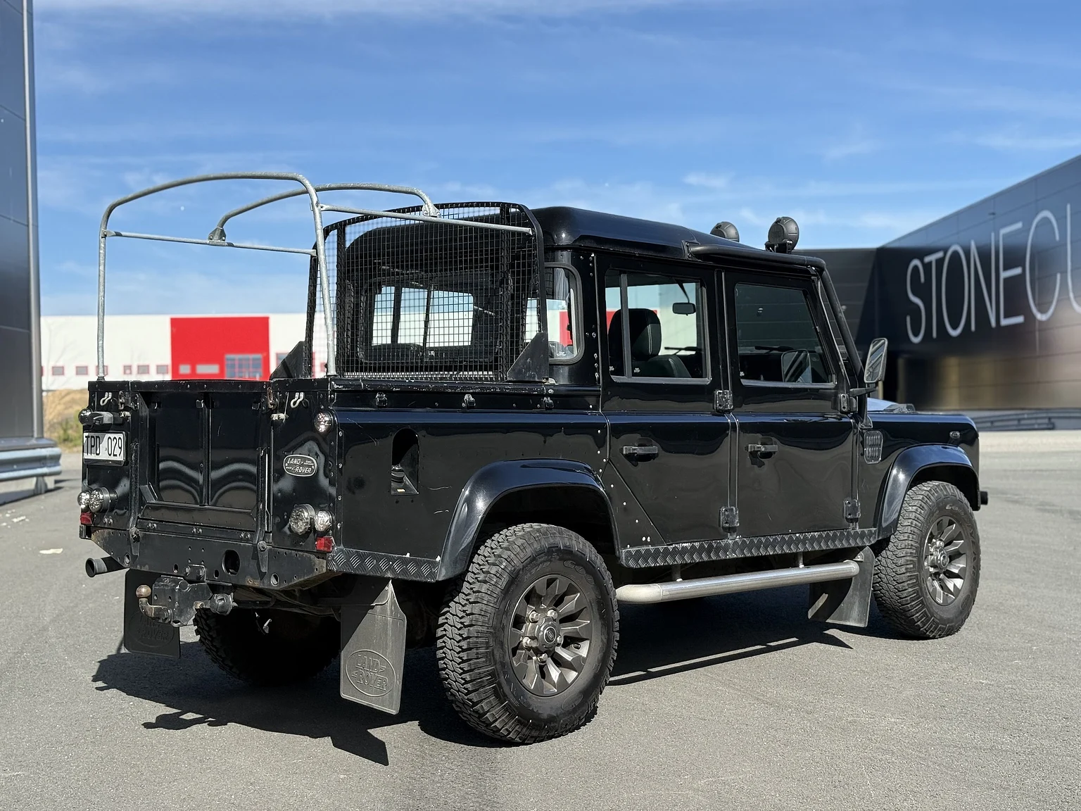 Exterior image of 2000 Land Rover Defender 110 Tomb Raider (7)