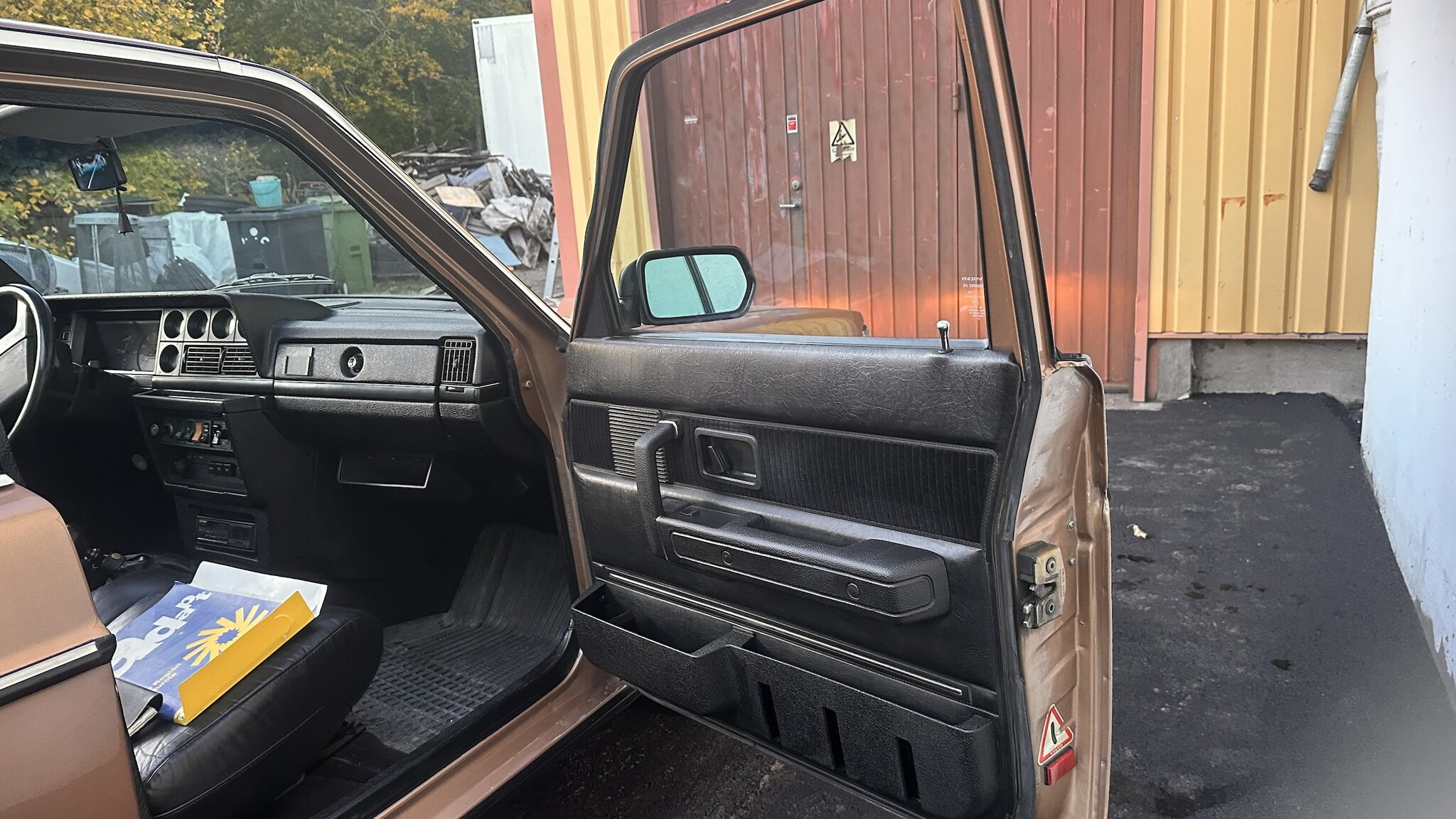 Interiörbild 1981 Volvo 244 GLE D6