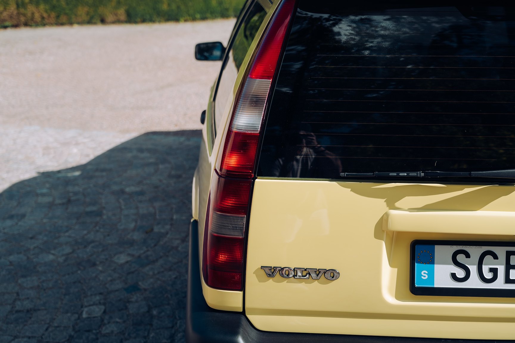 Exterior image of 1995 Volvo 850 T-5 R Kombi 