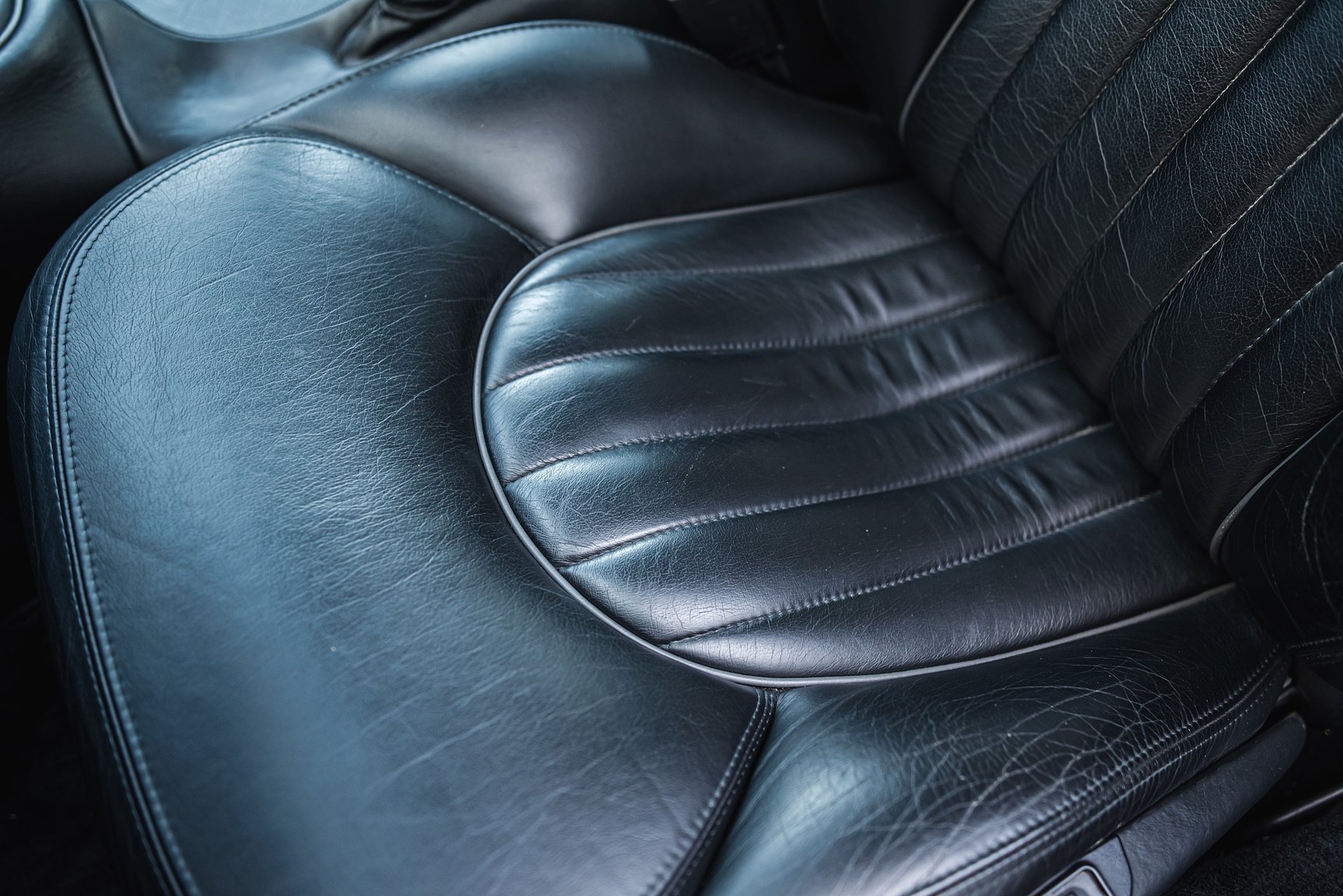 Interior image of 2000 Maserati 3200 GT