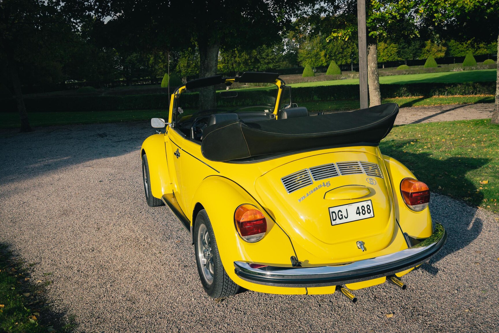 Aussenfoto 1973 Volkswagen Bubbla Karmann 1303 LS (47)