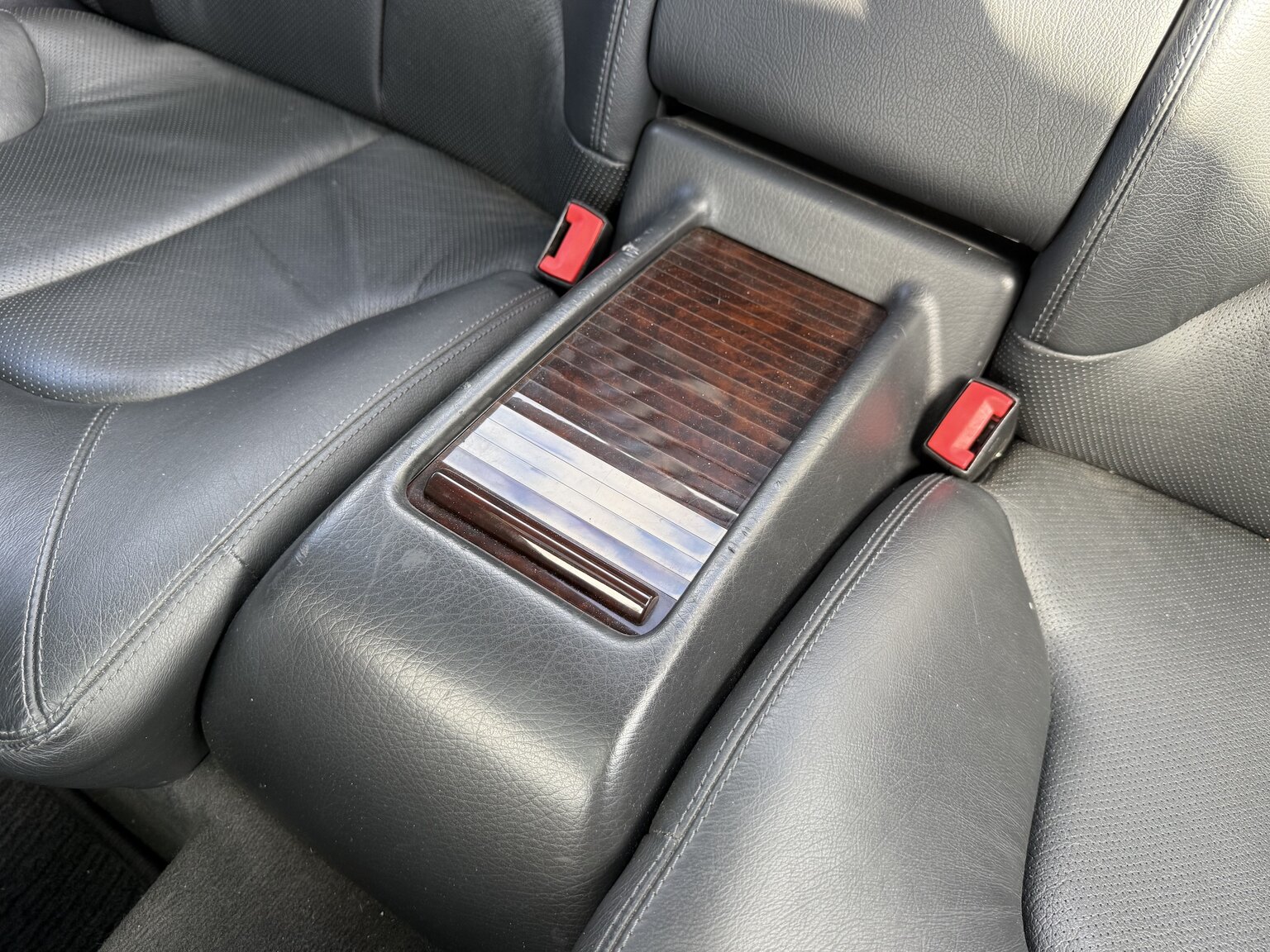 Interior image of 2000 Mercedes-Benz CL 500