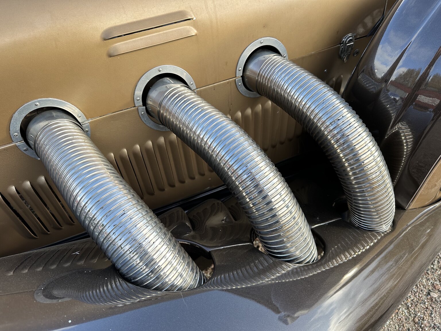 Exteriörbild på 1975 Excalibur Phaeton series III  (20)