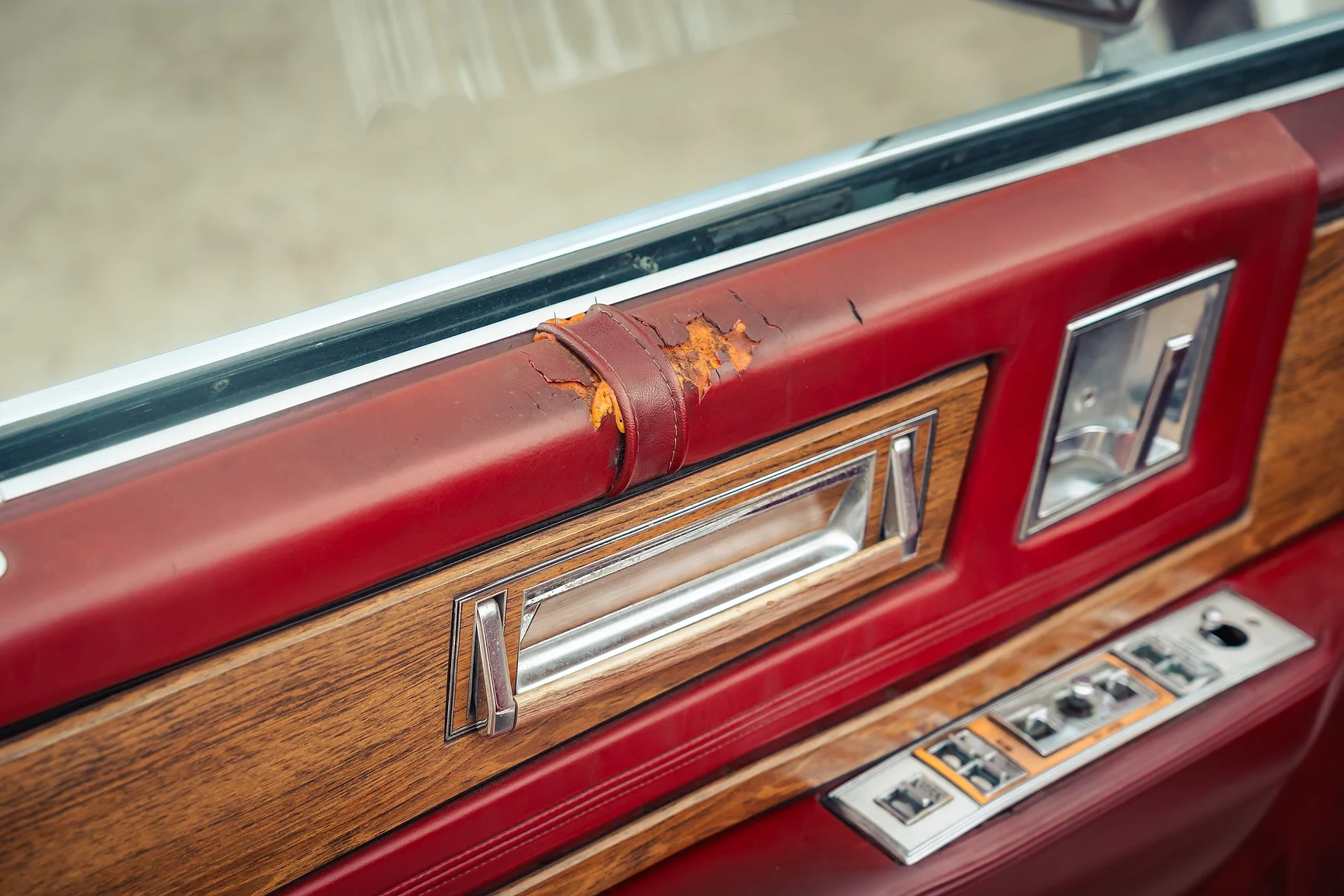 Innenraumfoto von 1984 Cadillac Eldorado Biarritz Convertible (8)