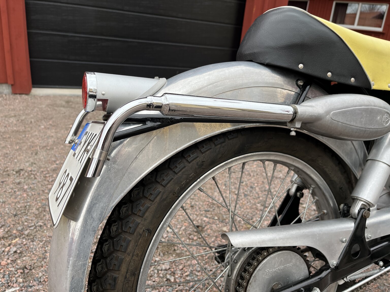 Exteriörbild på 1958 Husqvarna 283 "Guldpilen"