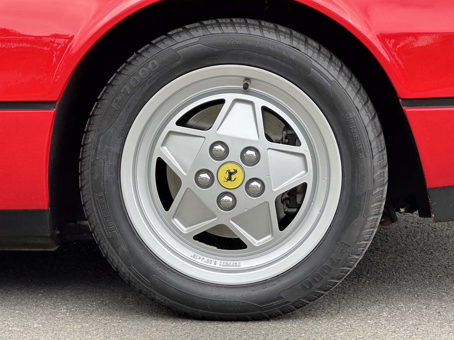 Exteriörbild på 1988 Ferrari 328 GTB