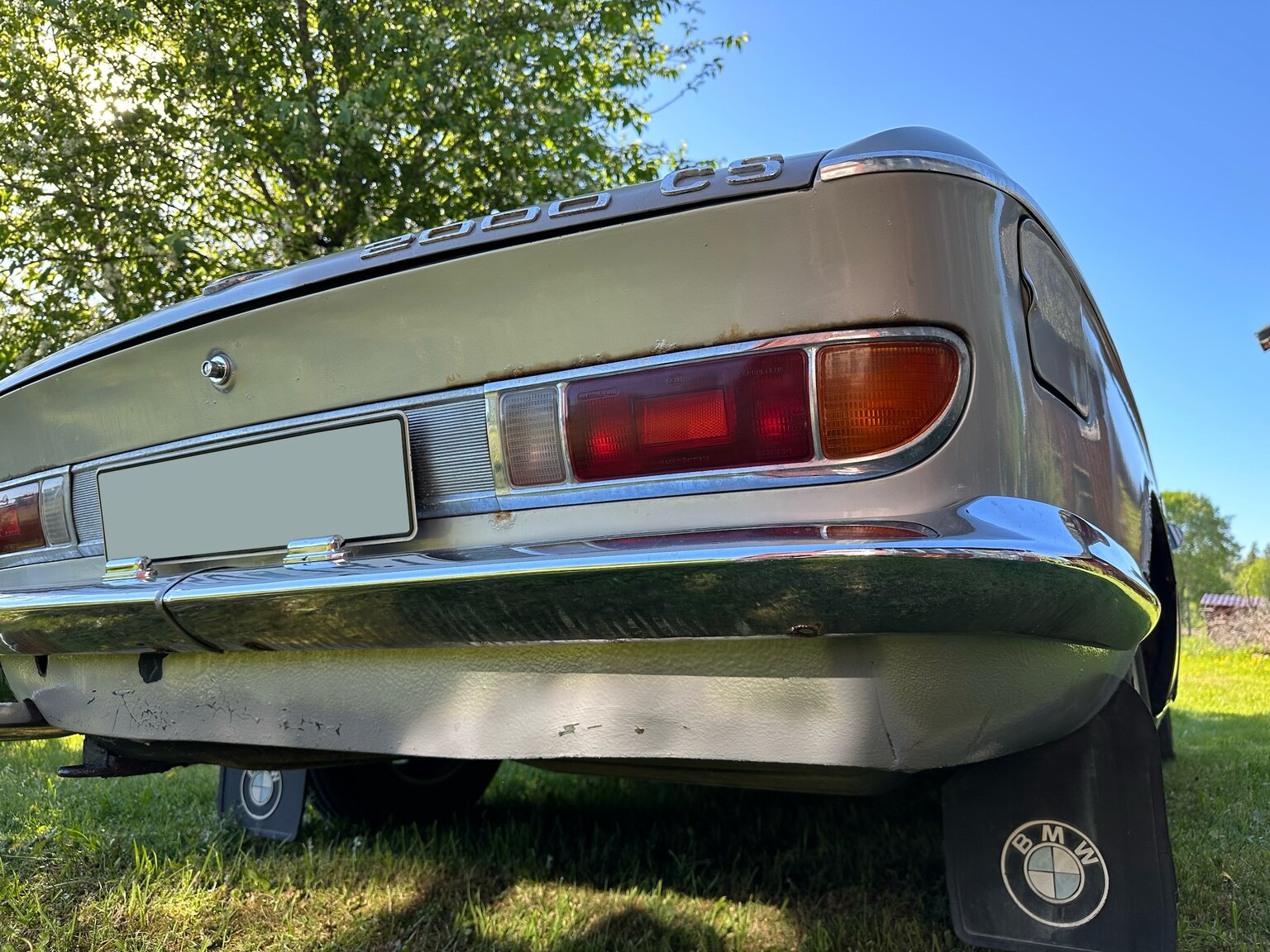 Exteriörbild på 1968 BMW 2000 CS