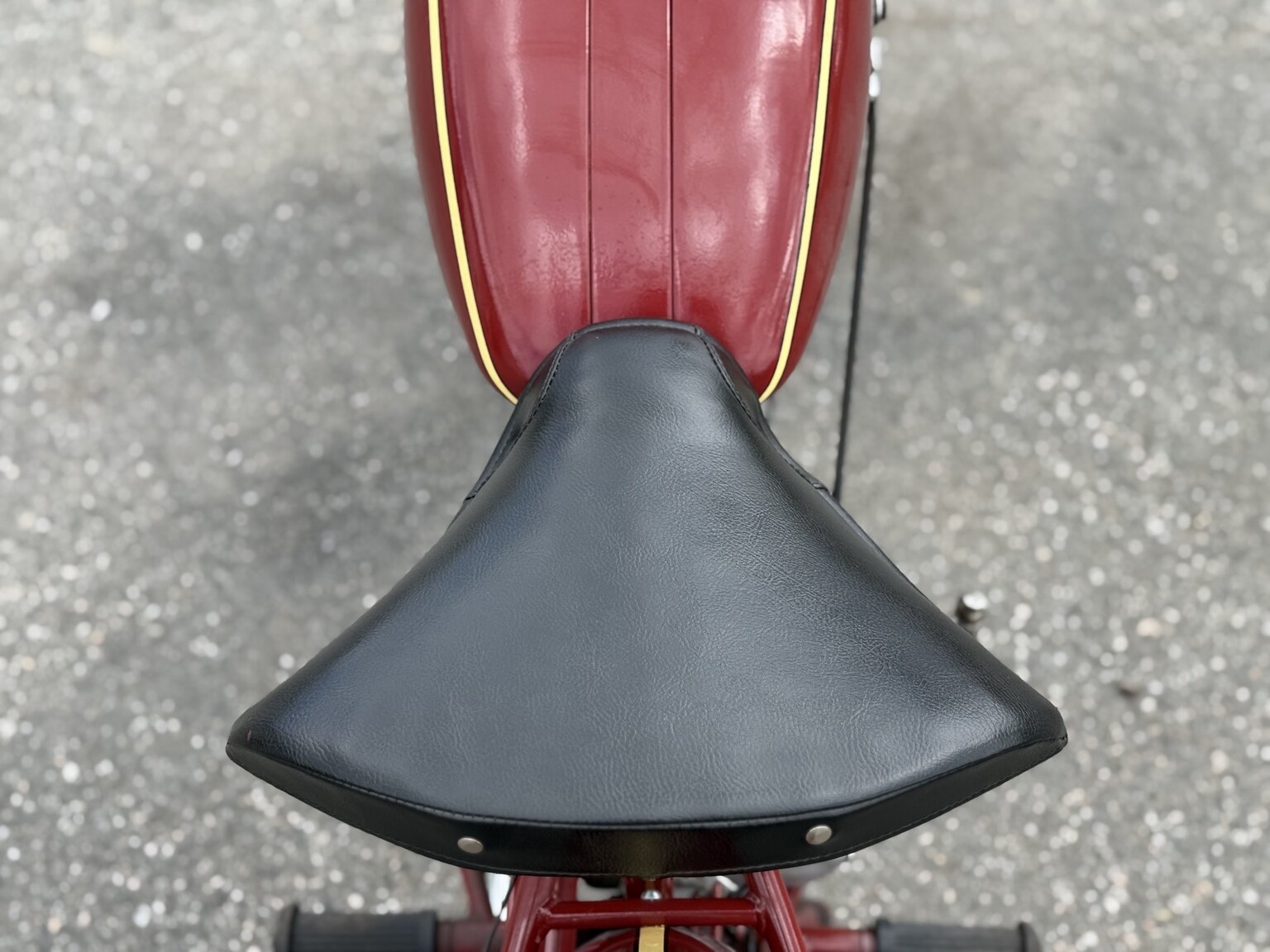 Exteriörbild på 1953 Huskvarna Modell 30