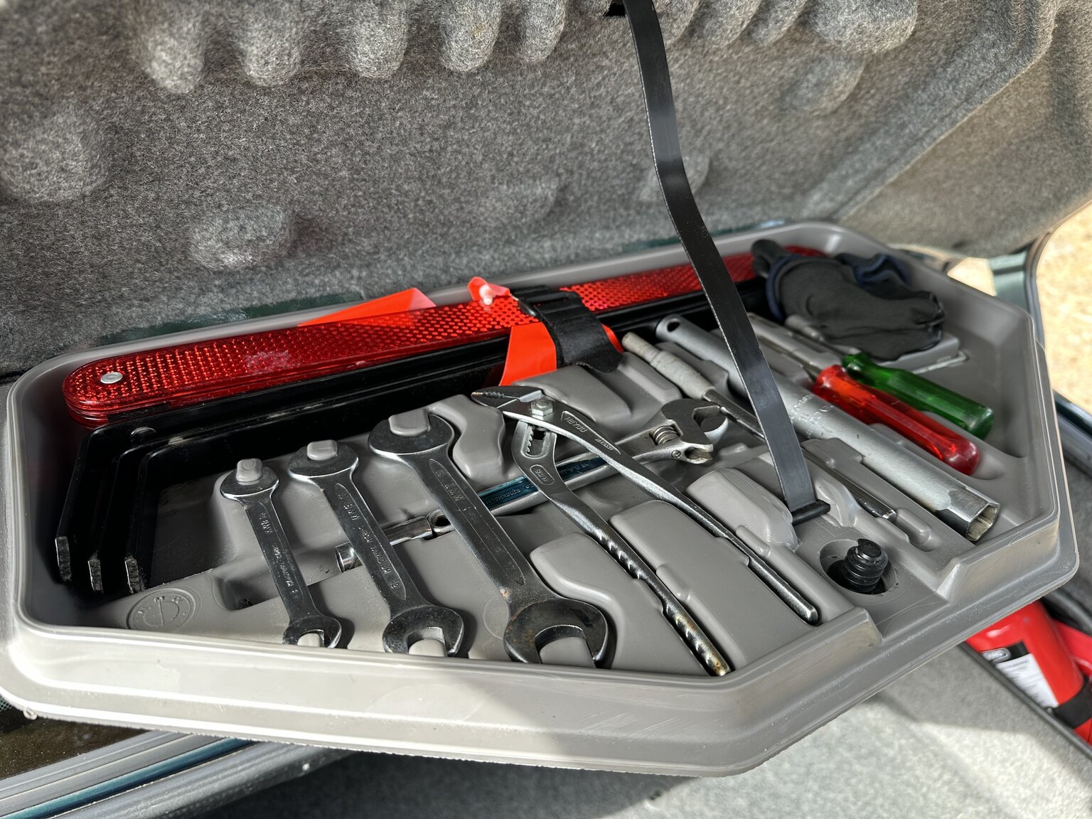 Interior image of 1992 BMW 740iA