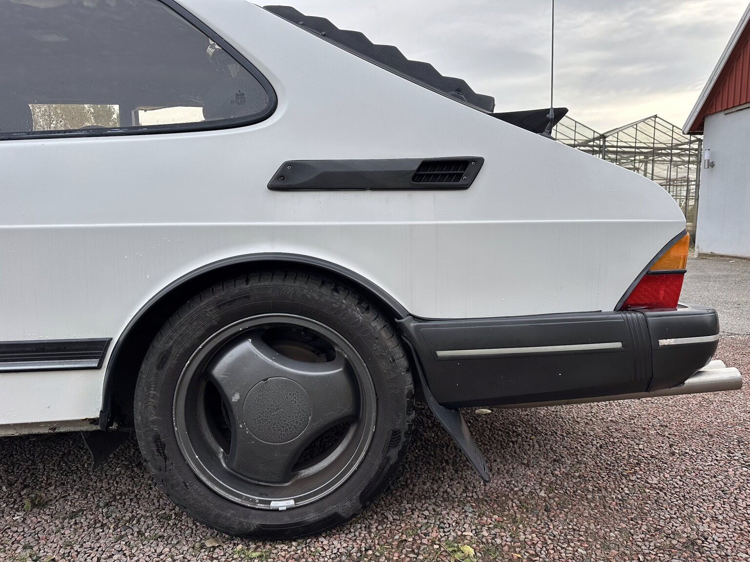 Exterior image of 1991 Saab 900 Turbo