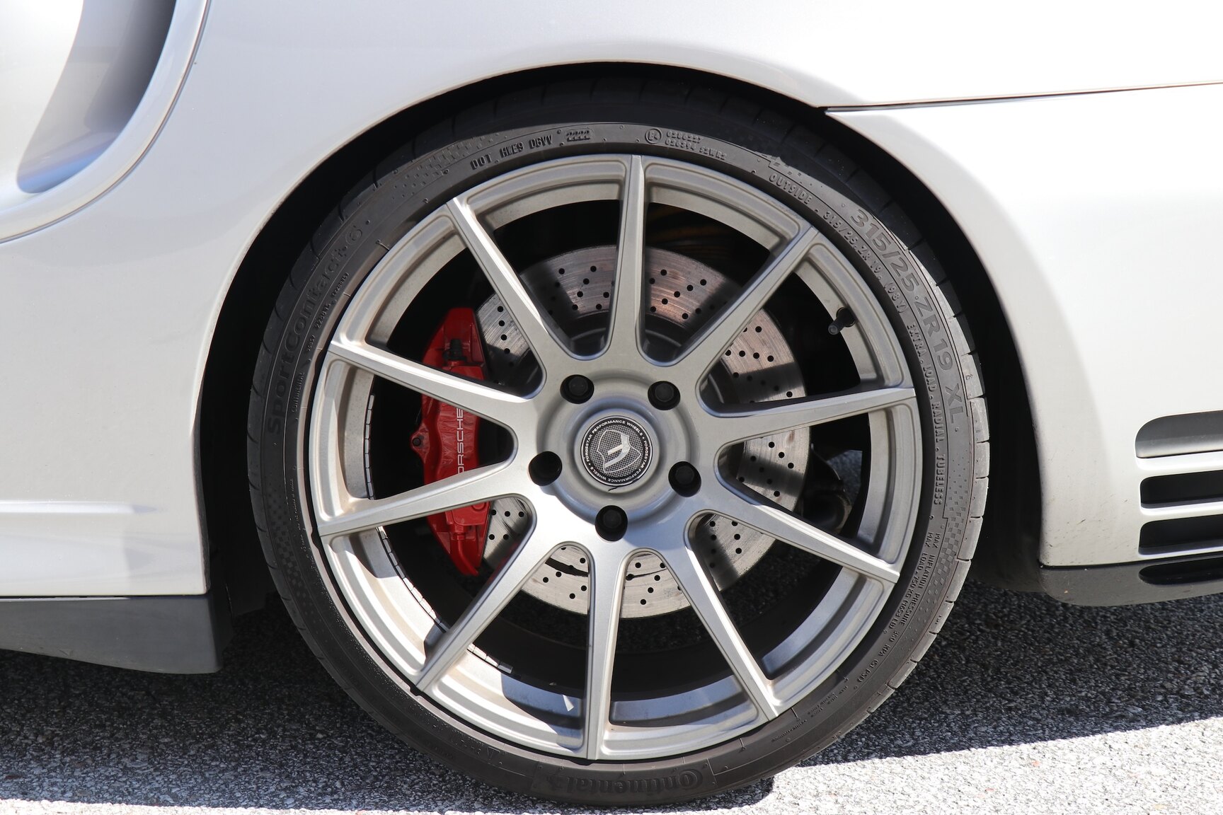 Exteriörbild på 2001 Porsche 911 Turbo