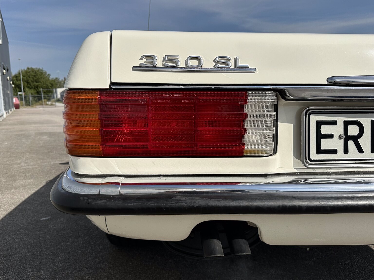Exterior image of 1972 Mercedes-Benz 350 SL