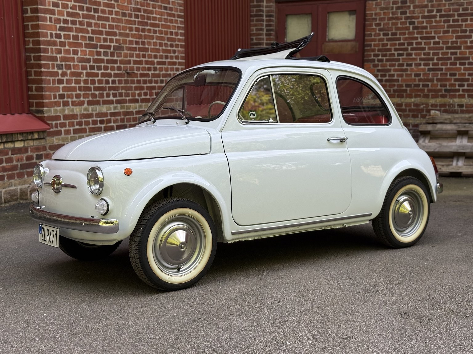 Exterior image of 1965 Fiat 500F