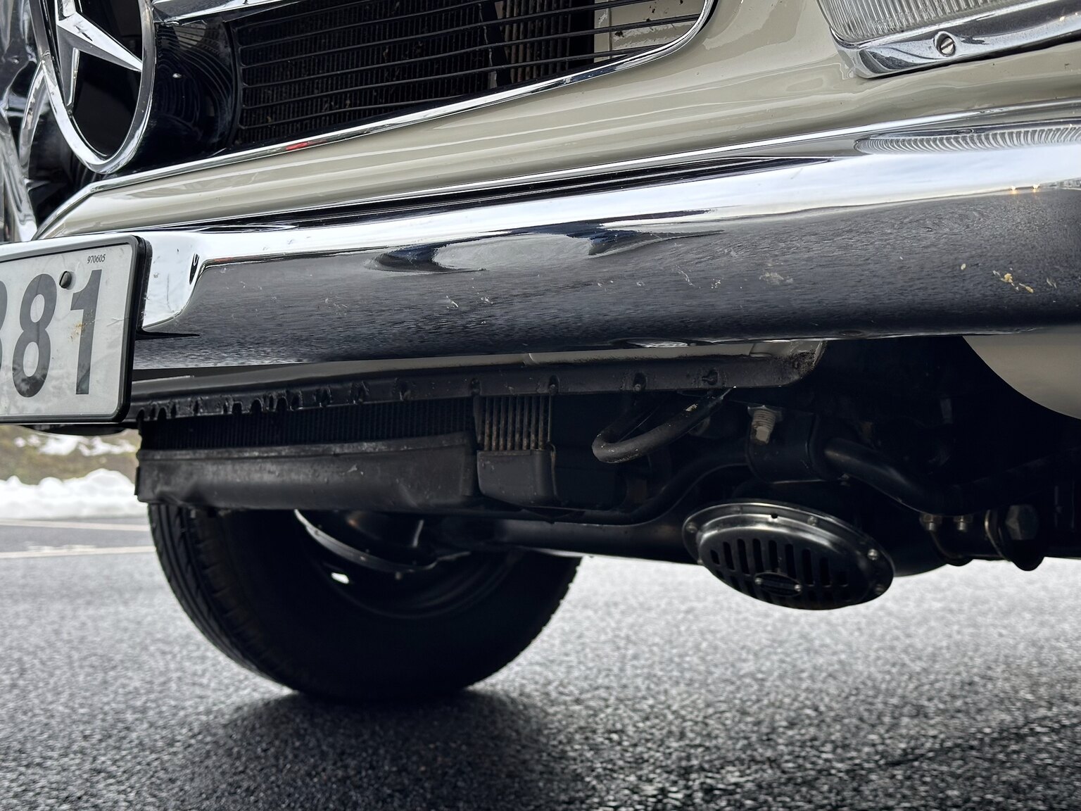 Exterior image of 1968 Mercedes Benz SL 280 Pagoda