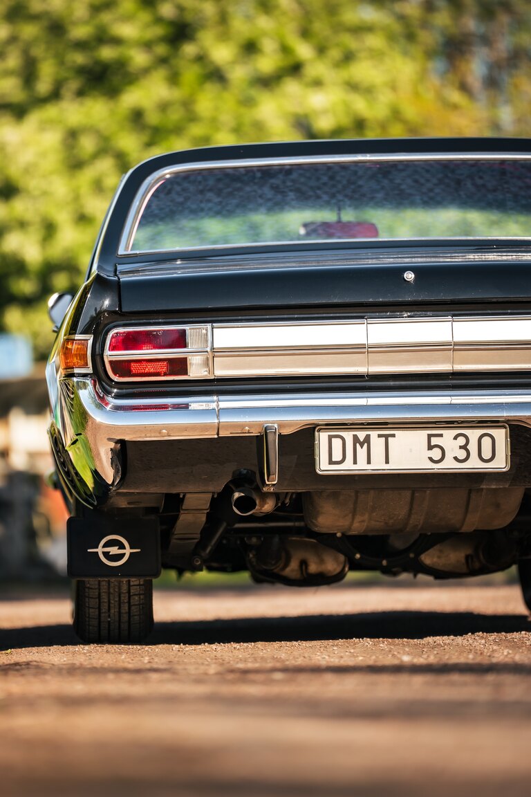 Exteriörbild på 1966 Opel Diplomat Coupé 5.4