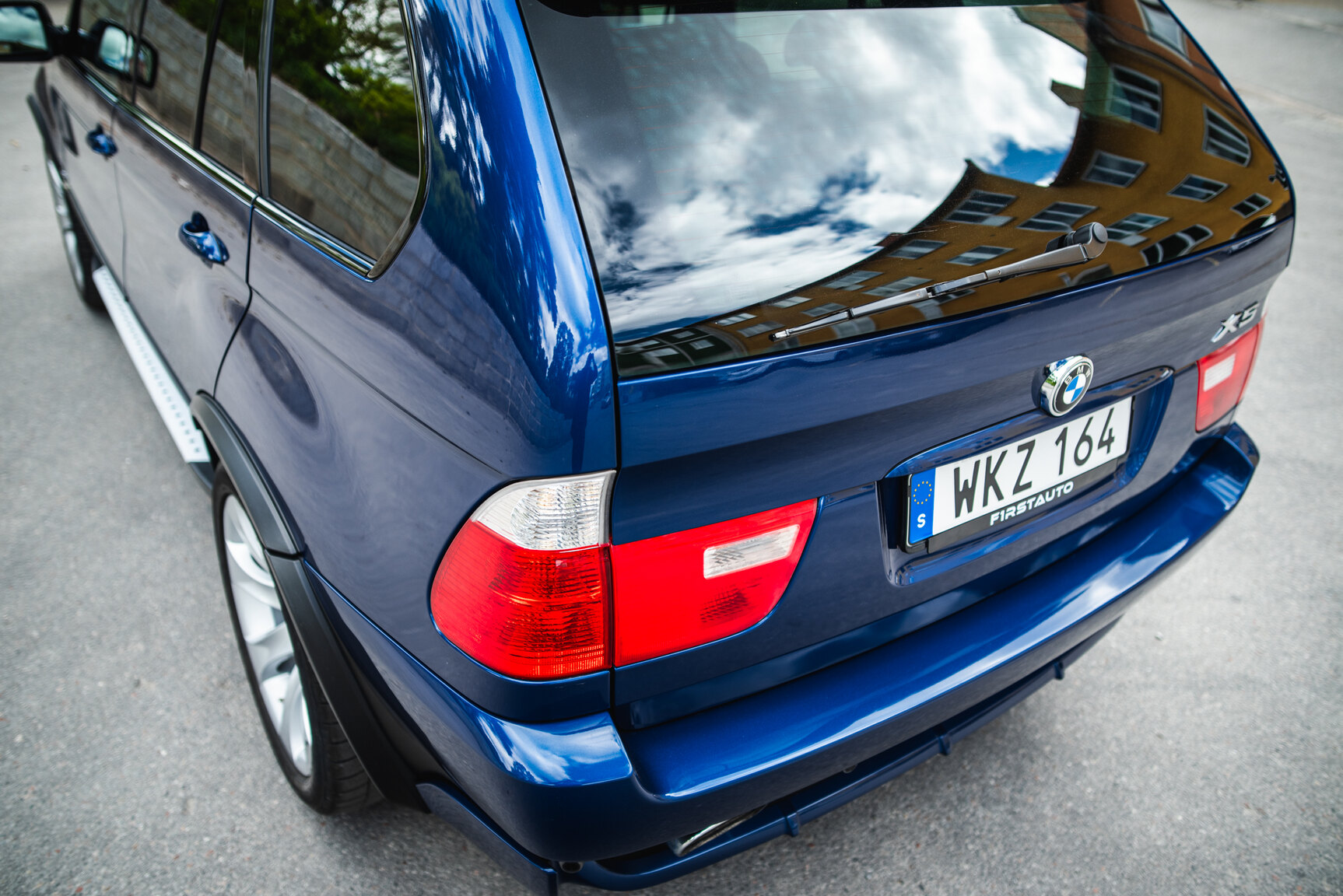Exterior image of 2005 BMW X5 4.8iS E53 LCI