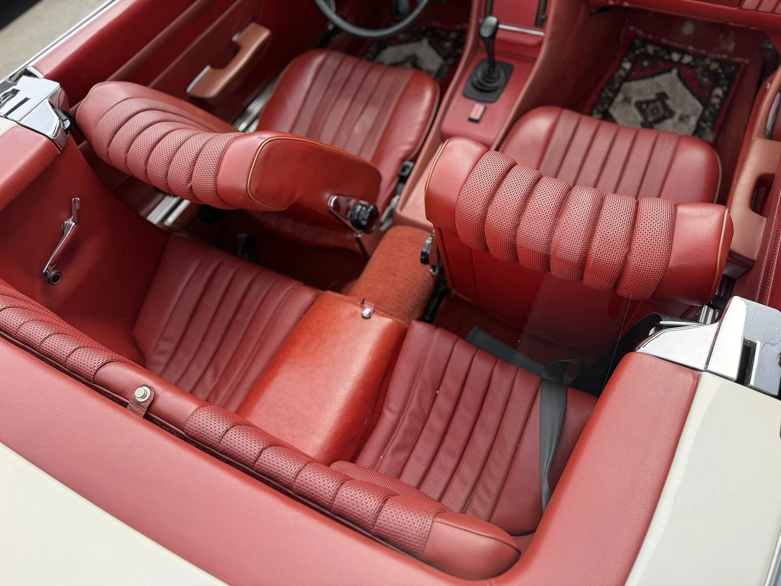 Innenraumfoto von 1973 Mercedes Benz 350 SL  (28)