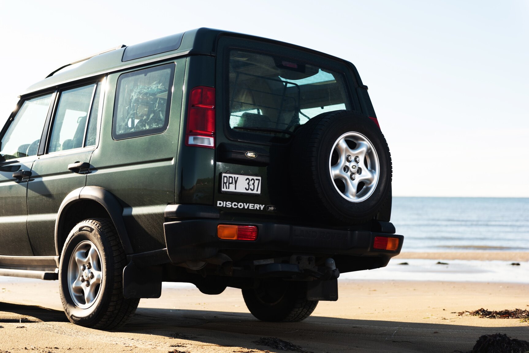Exterior image of 1999 Land Rover Discovery 4.0 V8
