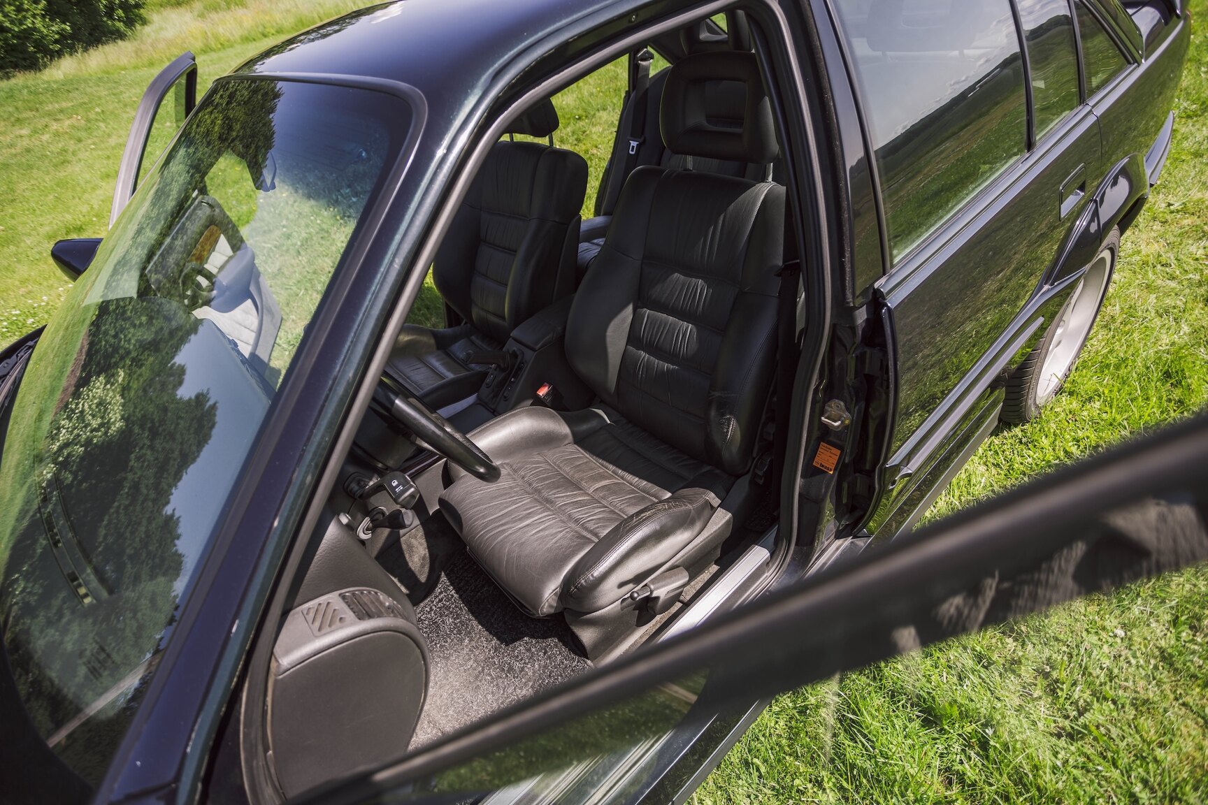 Interior image of 1991 Lotus Omega