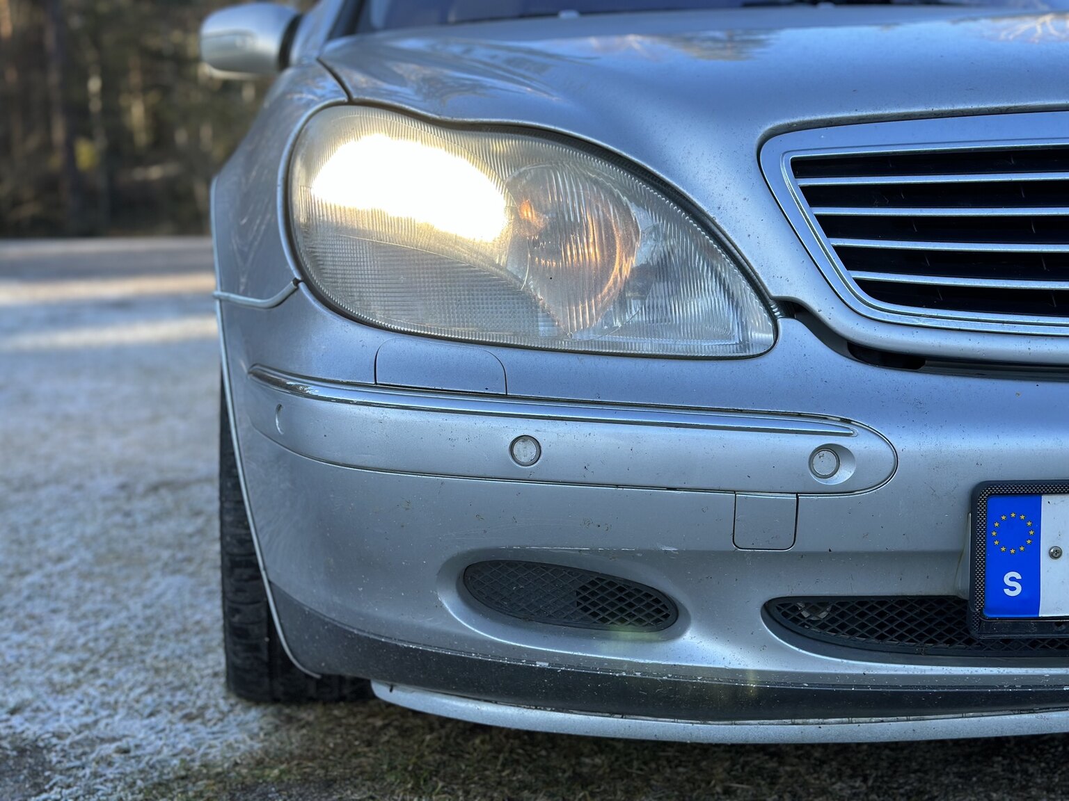 Exterior image of 1999 Mercedes-Benz S 500 L