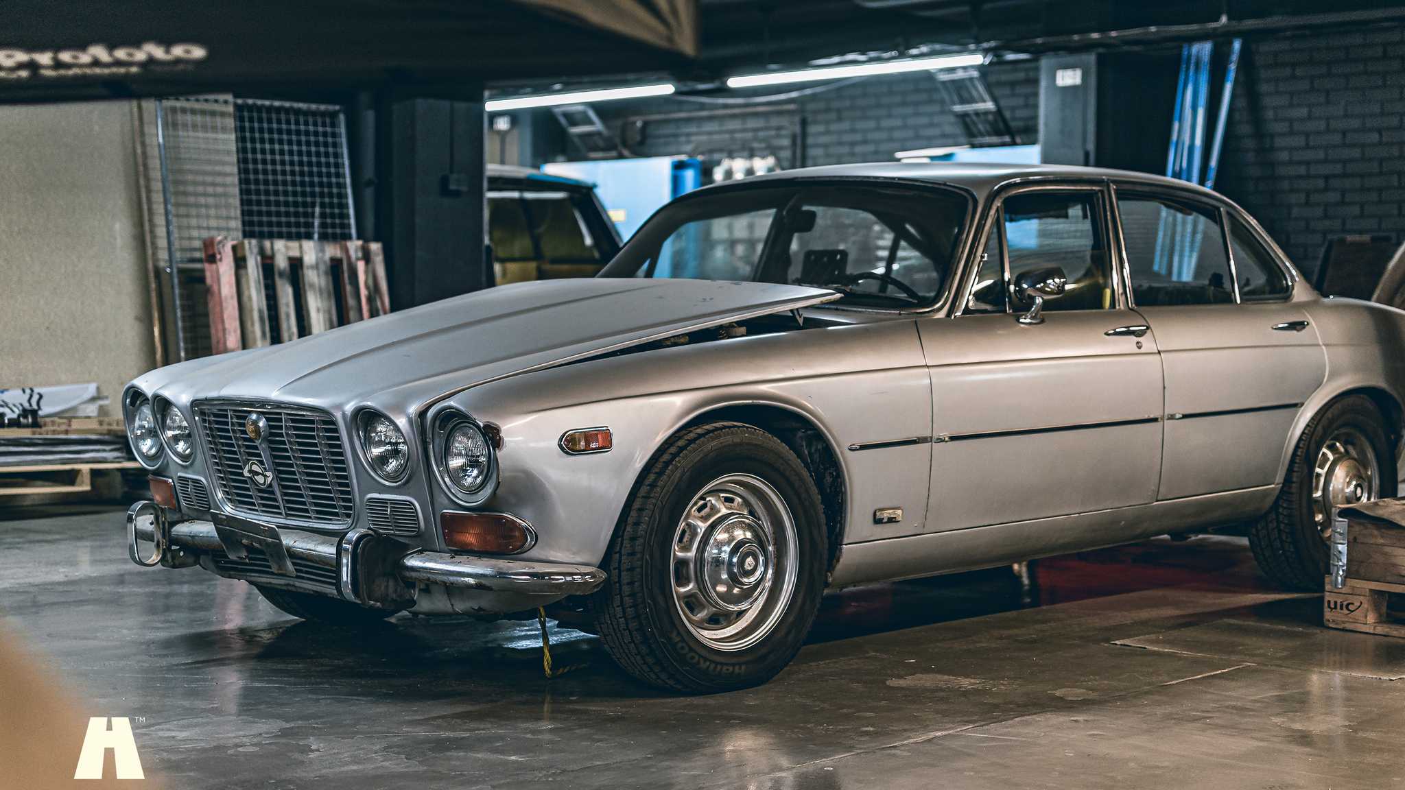 Exteriörbild på 1972 Jaguar XJ6 Project