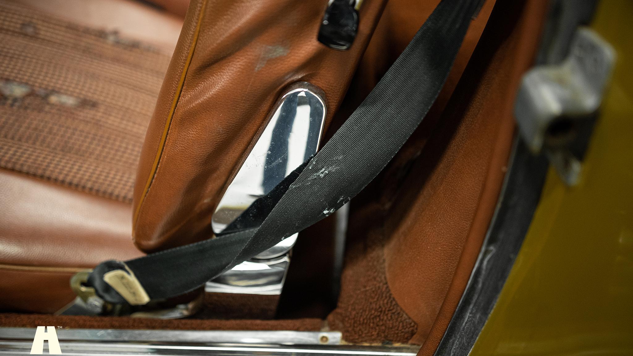 Innenraumfoto von 1975 Mercedes SL 350