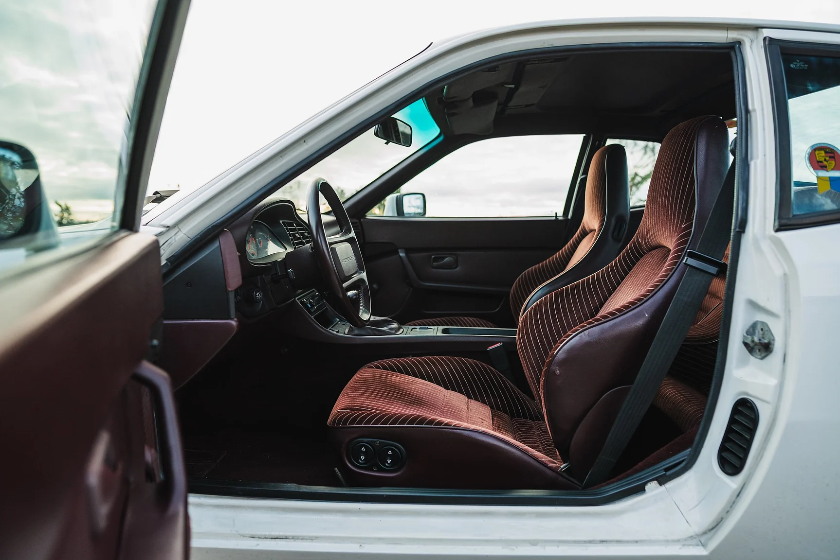 Innenraumfoto von 1986 Porsche 944R (4)