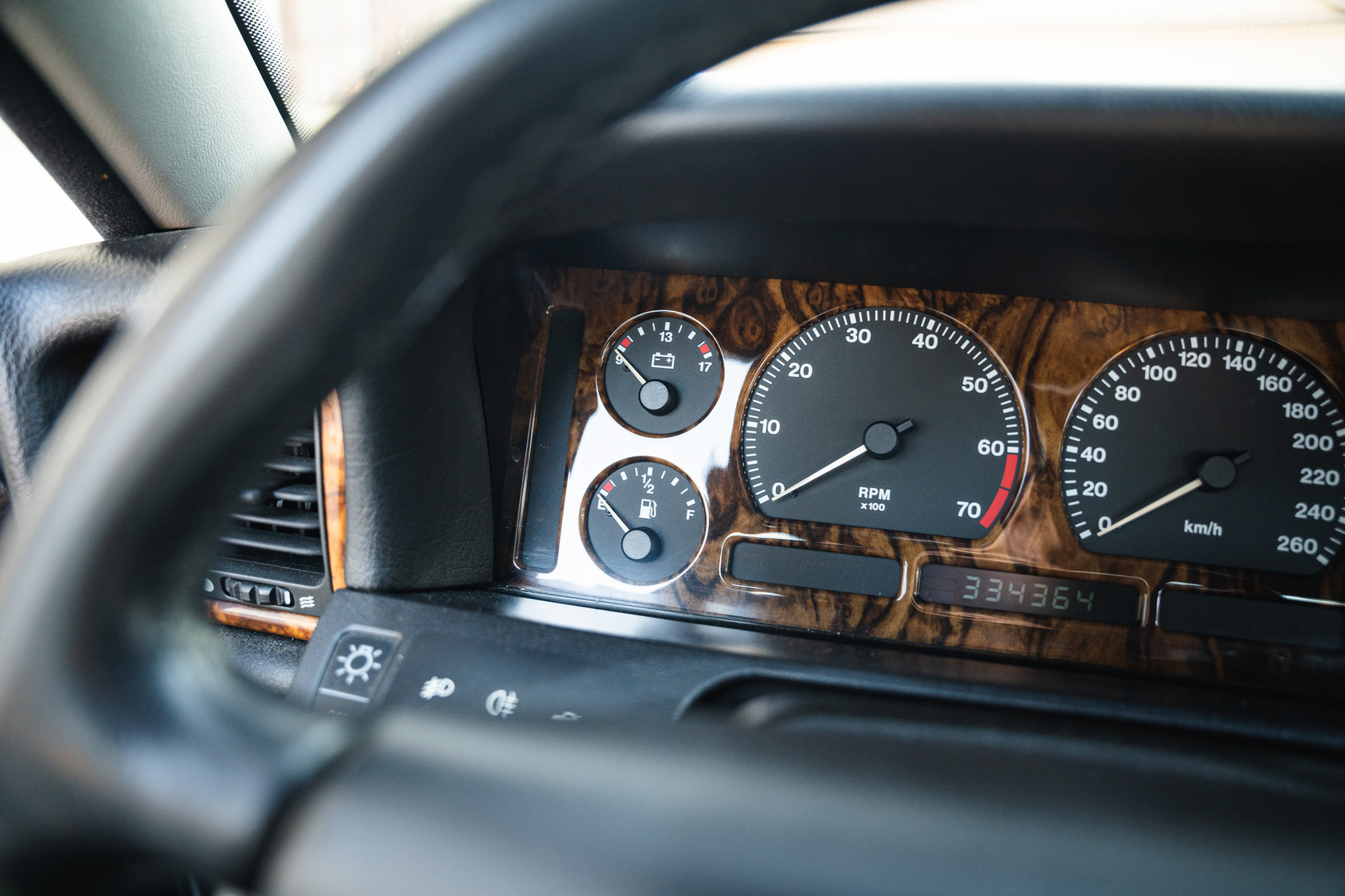 Innenraumfoto von 1995 Jaguar XJ Double SIX