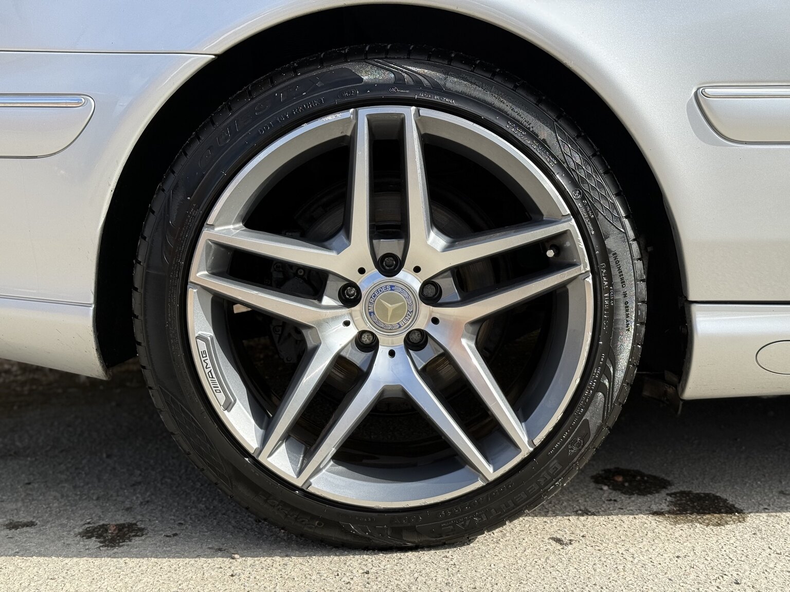 Exterior image of 2000 Mercedes-Benz CL 500
