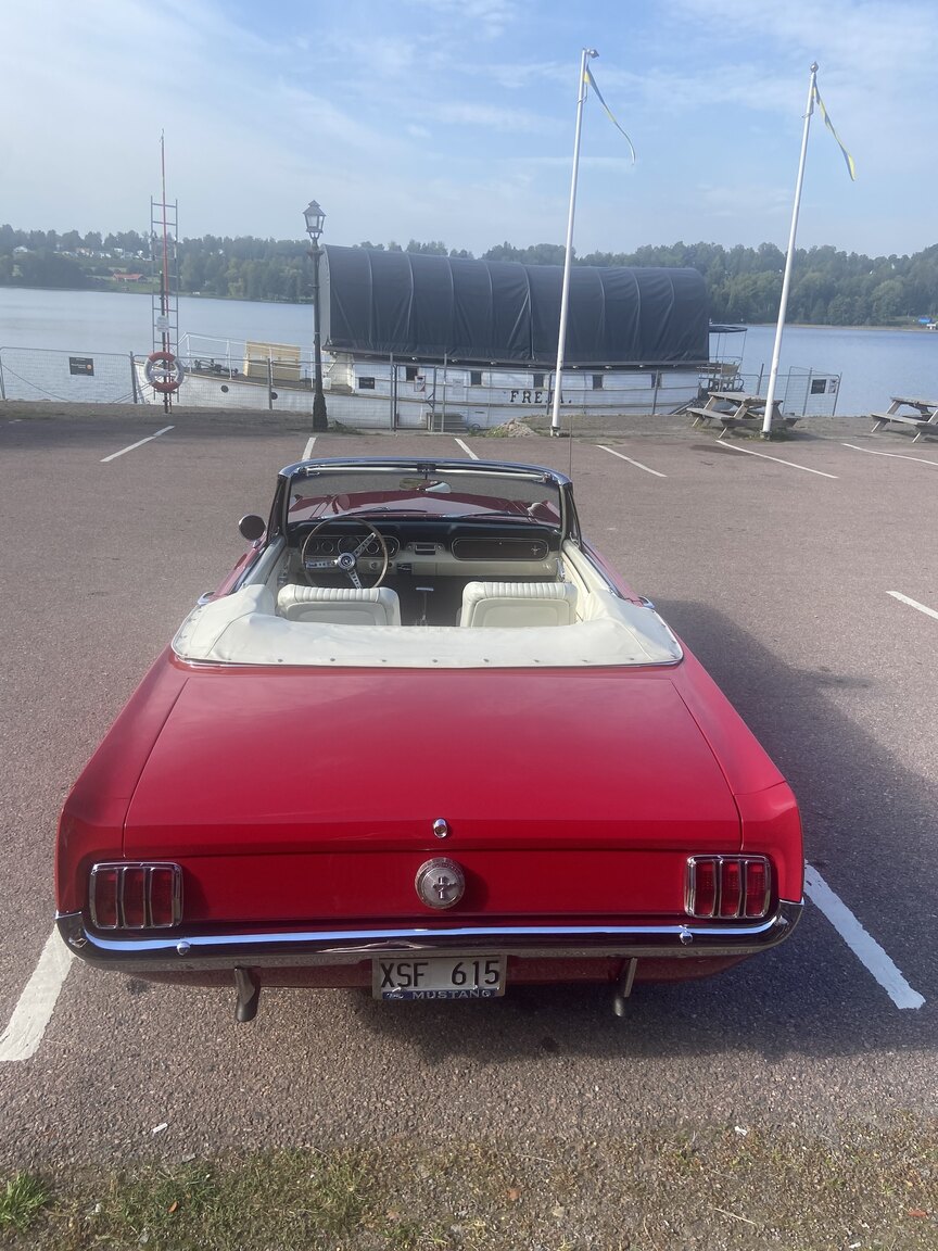 Exteriörbild på 1966 Ford Mustang Convertible