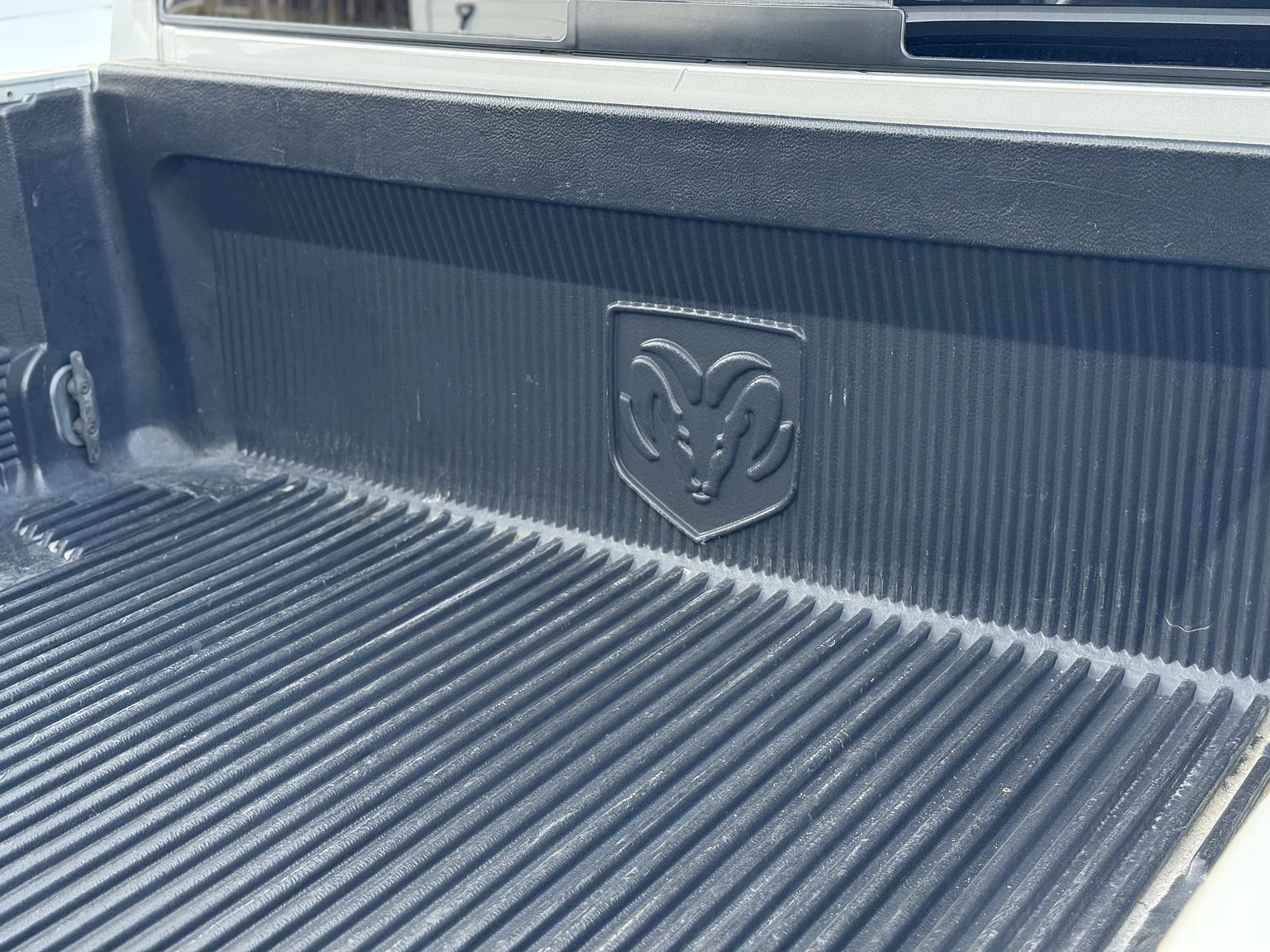 Exterior image of 2005 Dodge RAM SRT-10 Regular Cab Manual  (30)