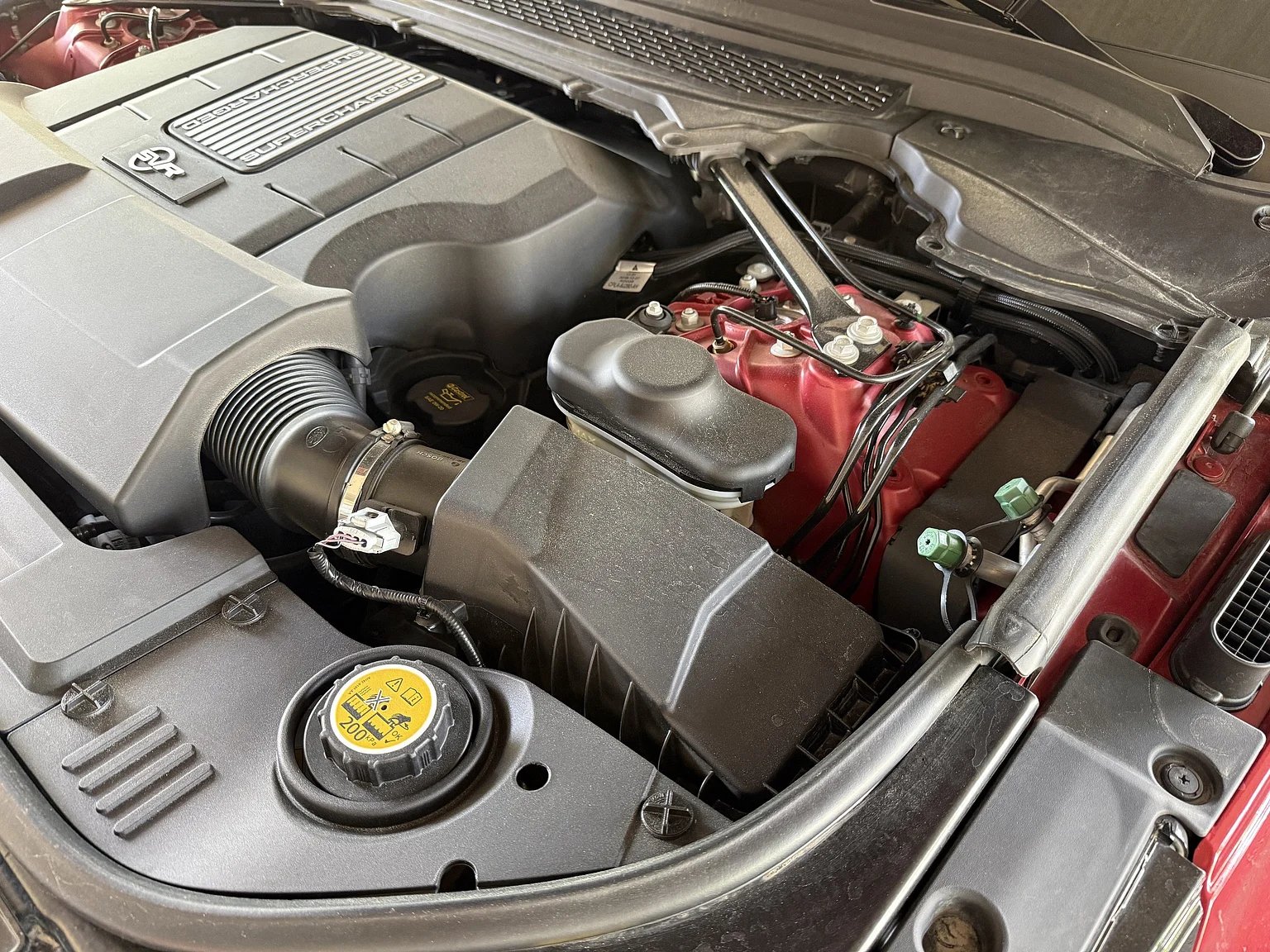 Image of 2017 Range Rover Sport SVR mechanics (4)