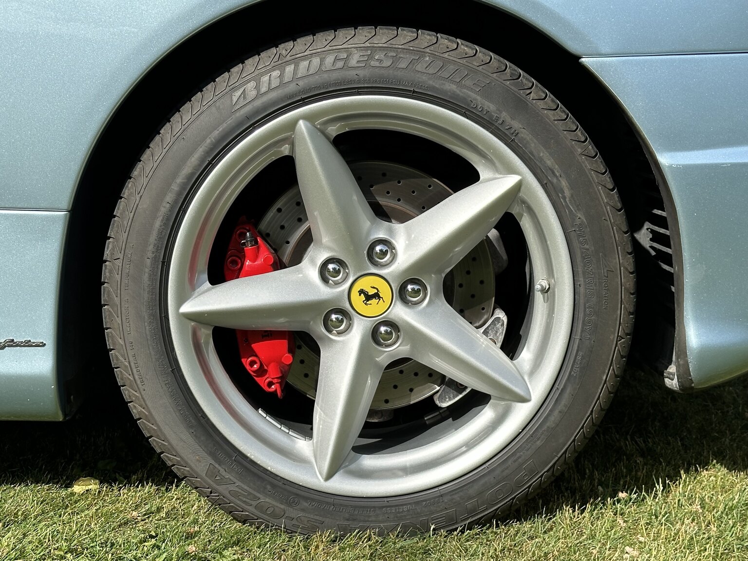 Exterior image of 2001 Ferrari 360 Modena V8 Manual (23)