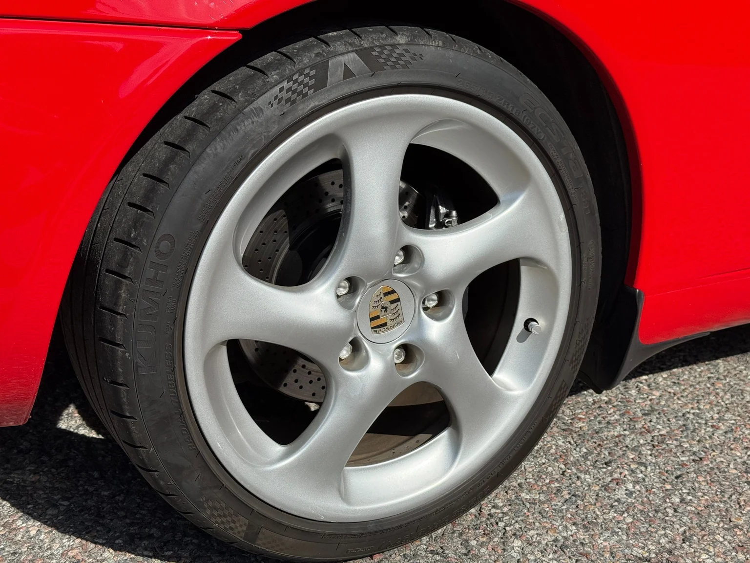 Exterior image of 1998 Porsche 911 Carrera (29)