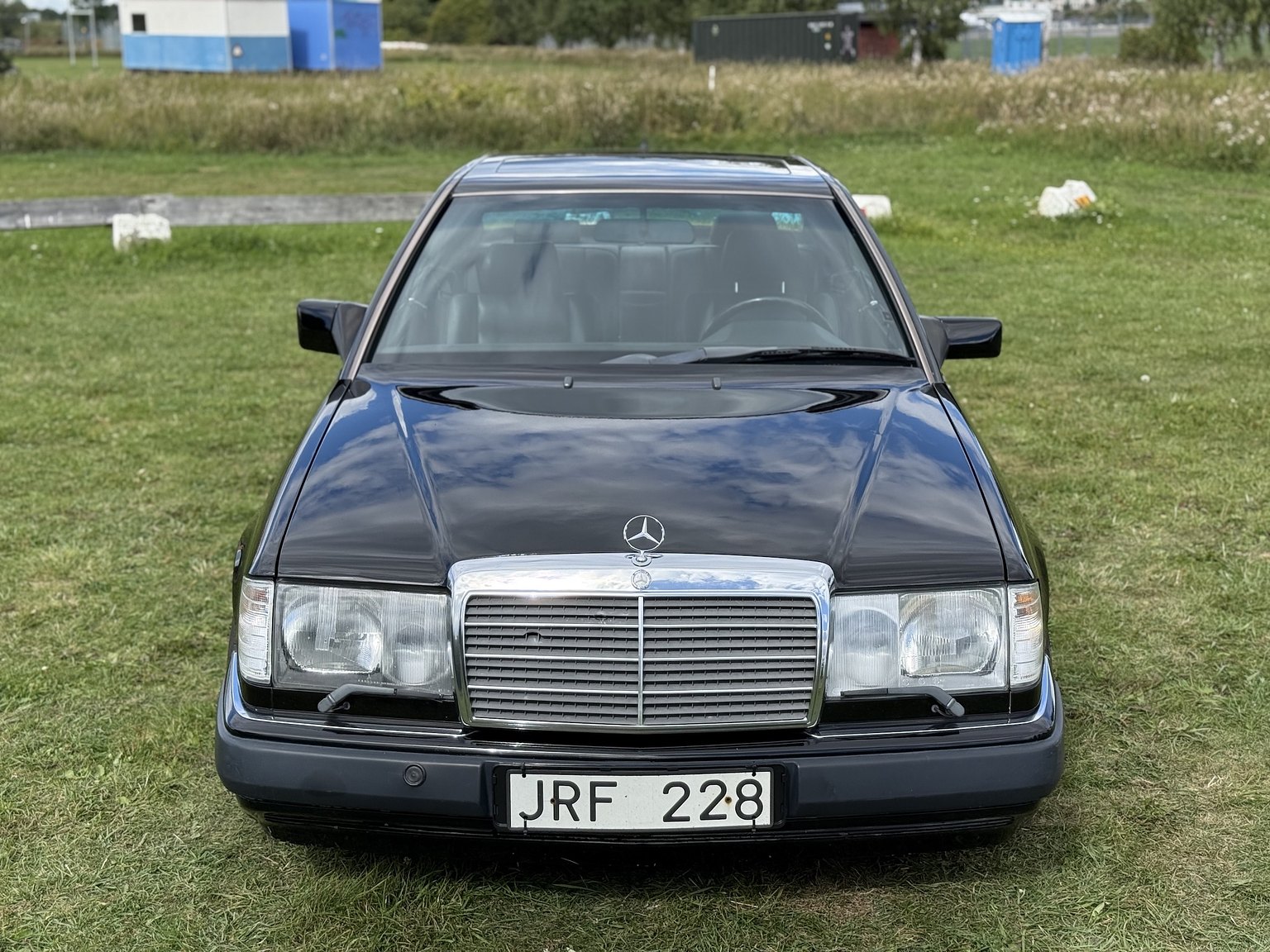 Exterior image of 1990 Mercedes-Benz 300CE-24
