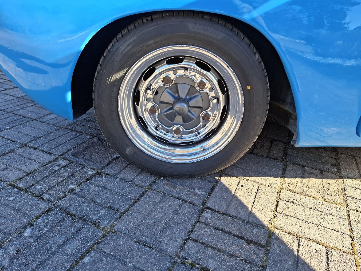 Exteriörbild på 1966 Volkswagen 1300 Karmann-Ghia