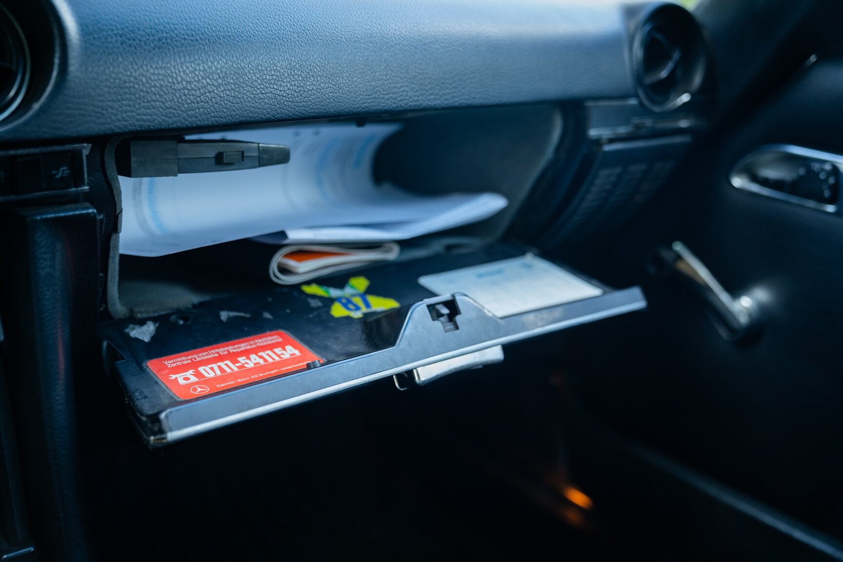 Interiörbild 1975 Mercedes-Benz 350 SLC