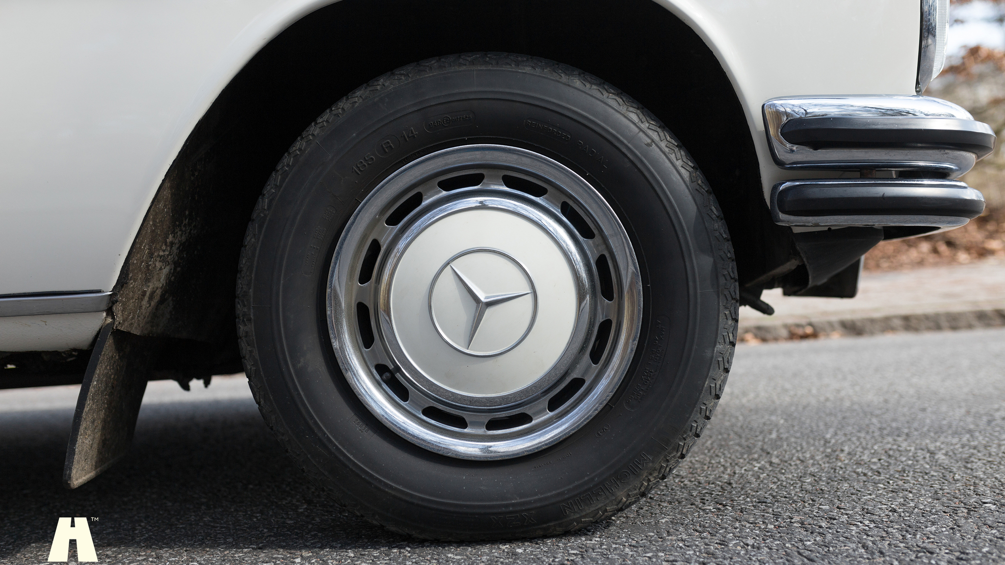 Exteriörbild på 1970 Mercedes 250 CE